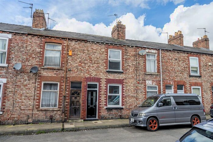 2 Bedroom Terraced House To Rent In Baker Street, York, YO30