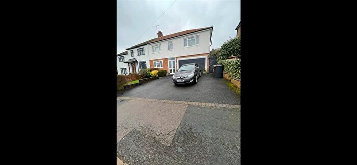 Studio To Rent In Garratts Road, Bushey, WD23