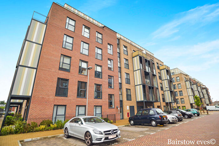 1 Bedroom Flat To Rent In Wave Court, Romford, RM7