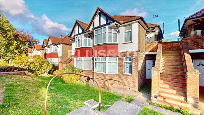 2 Bedroom Maisonette For Sale In Barnhill Road, Wembley, HA9
