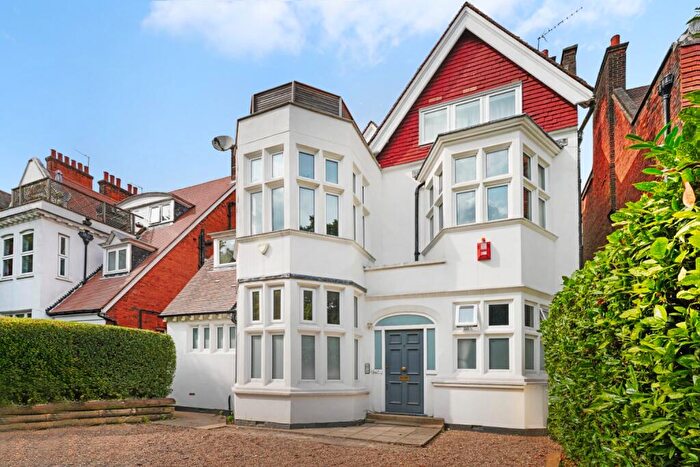 2 Bedroom Apartment To Rent In Shepherds Hill, N6