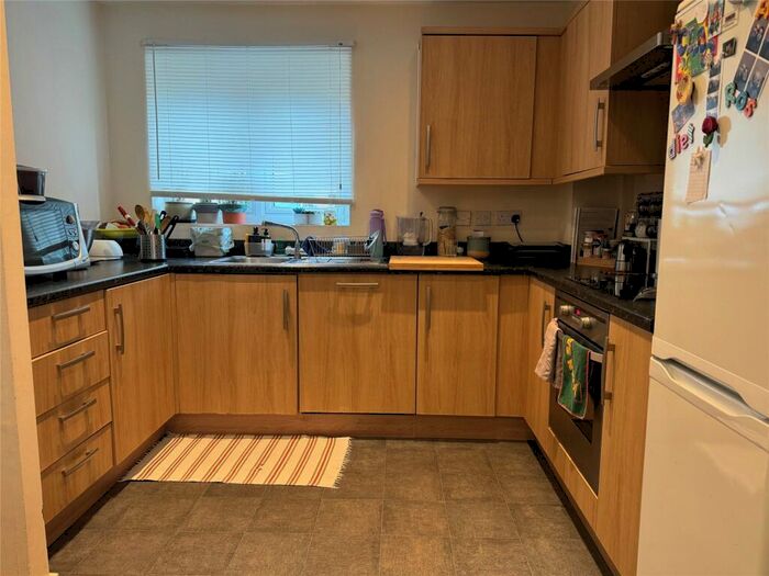 1 Bedroom Apartment To Rent In Hengist Way, Wallington, SM6
