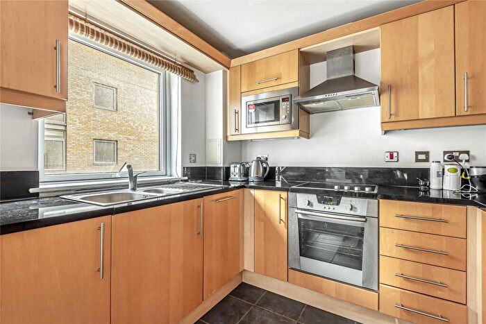 1 Bedroom Flat For Sale In Cassilis Road, London, E14