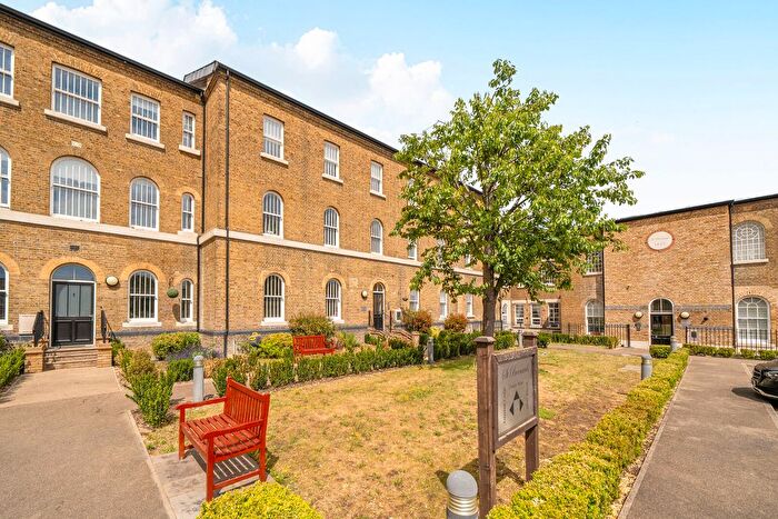 2 Bedroom Flat For Sale In Hilda Road, Ealing, Southall, UB2