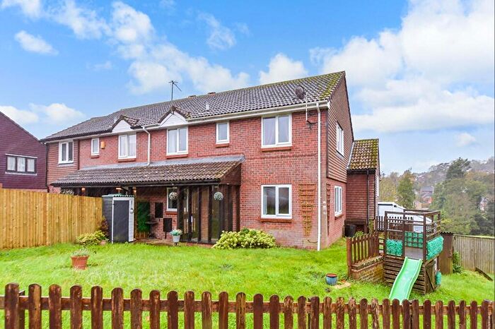 2 Bedroom Link Detached House For Sale In Turnpike Hill, Hythe, Kent, CT21