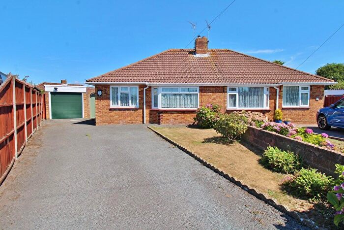 2 Bedroom Semi-Detached Bungalow For Sale In Robins Close, Stubbington, PO14