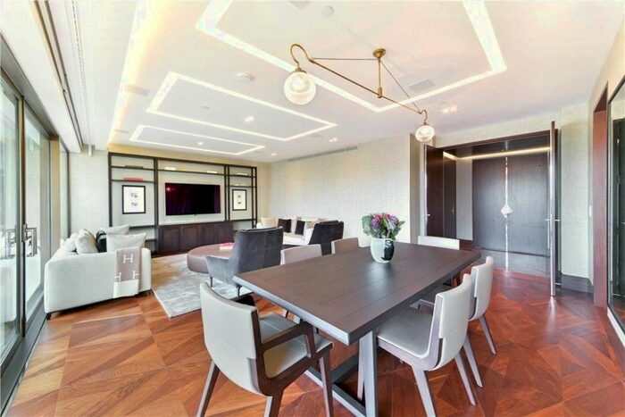 2 Bedroom Flat To Rent In Duchess Walk, London, SE1