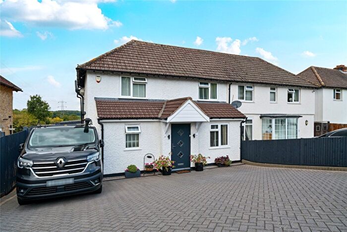 4 Bedroom Semi-detached House For Sale In Leaves Green Road, Keston, BR2