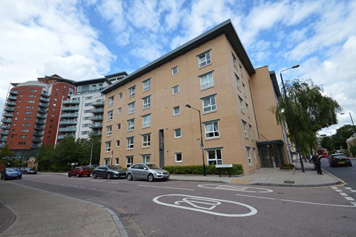 3 Bedroom Flat To Rent In Westferry Road, Canary Wharf, E14