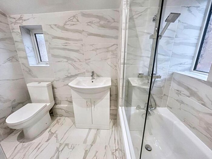 3 Bedroom Flat To Rent In Walpole Street, Walkergate, Newcastle Upon Tyne, Tyne And Wear, NE6