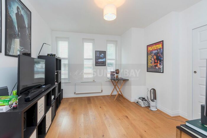 3 Bedroom Maisonette To Rent In Merton Road, Wimbledon, SW19