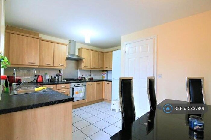5 Bedroom Detached House To Rent In Farnborough Avenue, Rugby, CV22