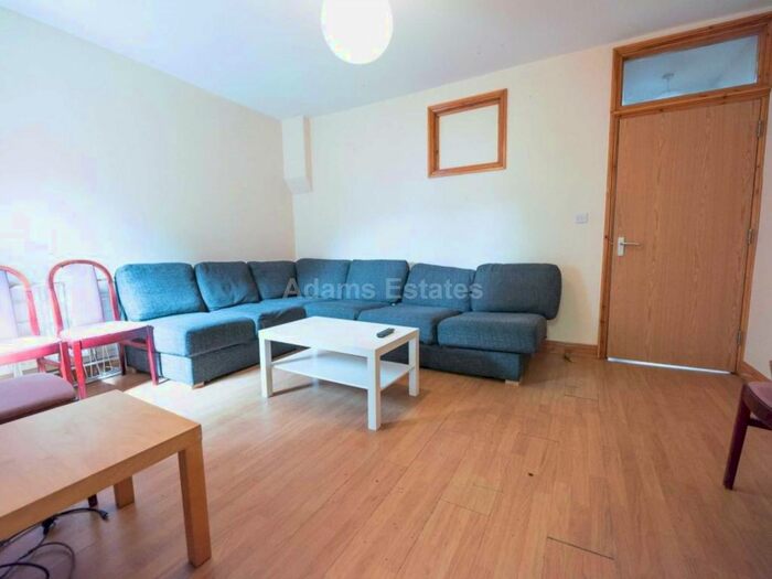 6 Bedroom Terraced House To Rent In De Beauvoir Road, Reading, RG1