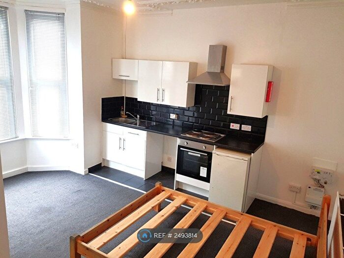 1 Bedroom Flat To Rent In Gordon Avenue, Southampton, SO14