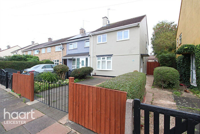 3 Bedroom Semi-Detached House To Rent In Border Drive, Leicester, LE4