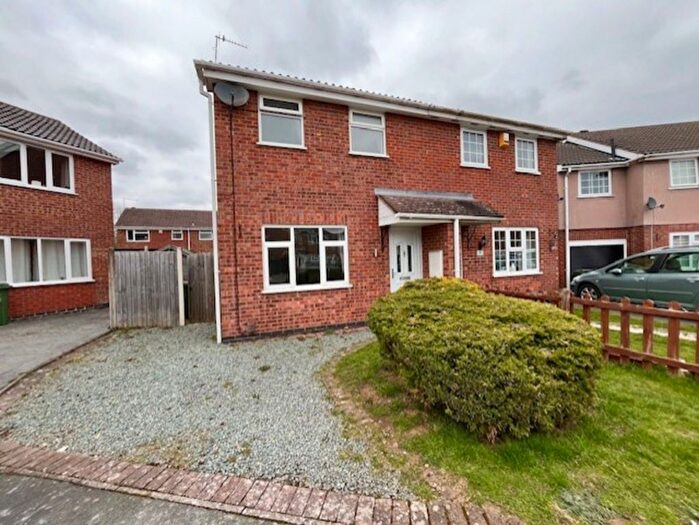 3 Bedroom Semi-Detached House To Rent In Haven Close, Leicester, LE3