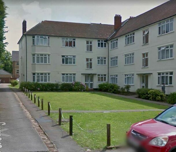 4 Bedroom Flat To Rent In Buckingham Court, Hendon, NW4