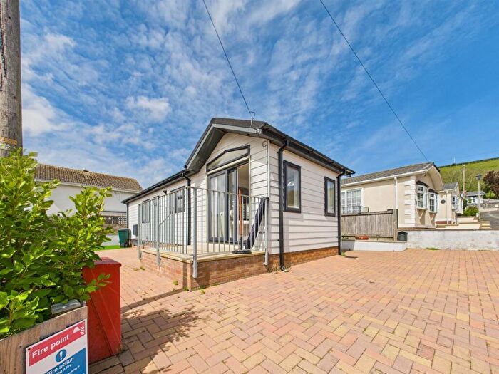 2 Bedroom Park Home For Sale In Dune View Mobile Home Park, Braunton, EX33
