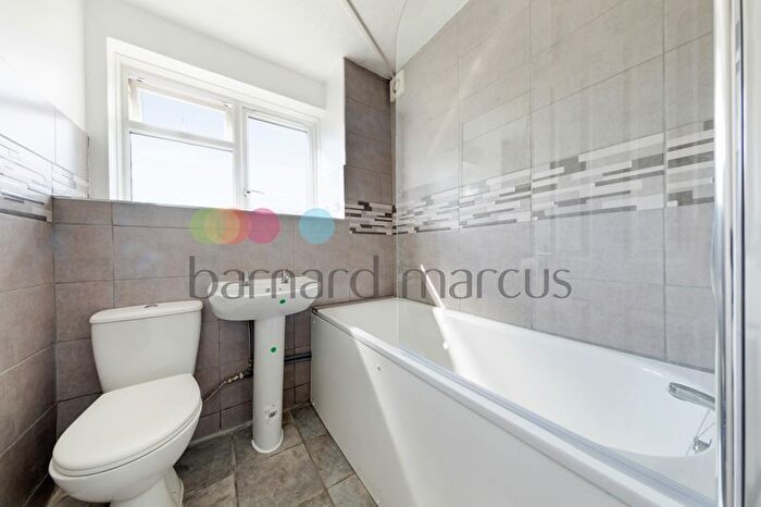 2 Bedroom Flat To Rent In Pawsons Road, Croydon, CR0