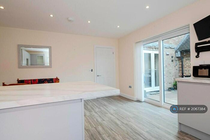 4 Bedroom Semi-Detached House To Rent In King Georges Field, Stow On The Wold, Cheltenham, GL54