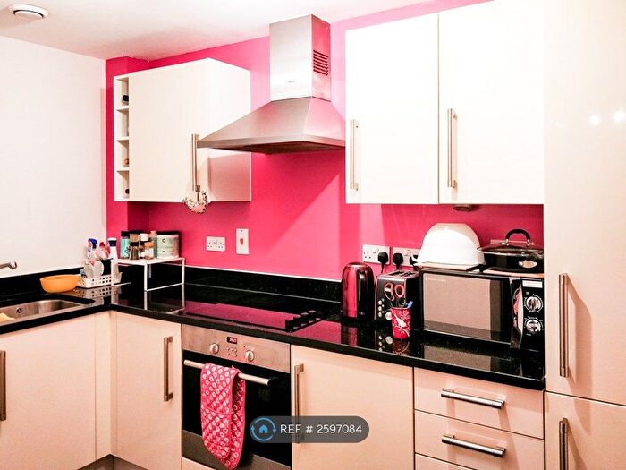 1 Bedroom Flat To Rent In Pollard House, Spa Road, SE16