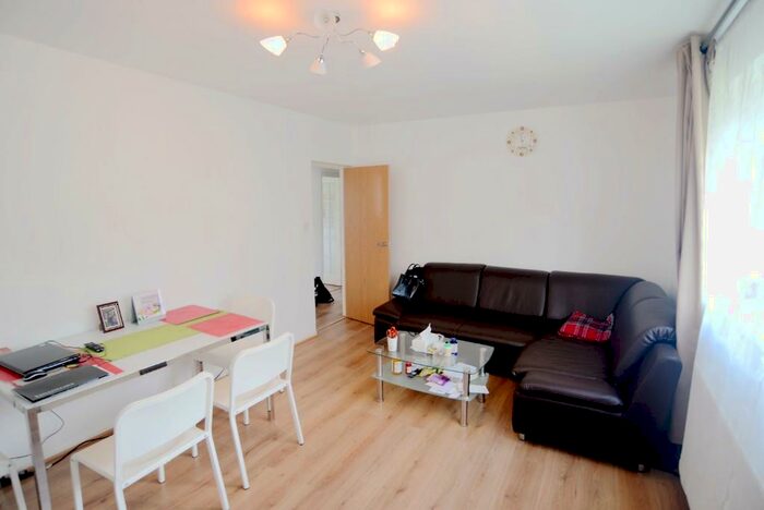 2 Bedroom Flat To Rent In Lingards Road, London, SE13