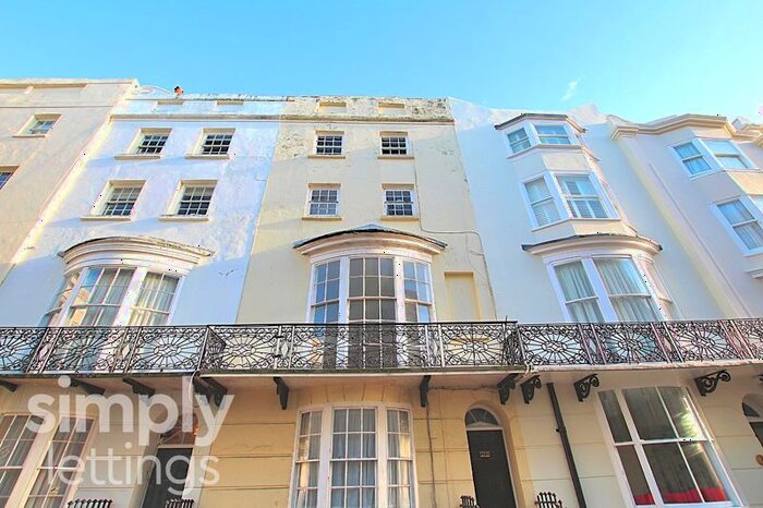 1 Bedroom Flat To Rent In Bloomsbury Place, Brighton, BN2