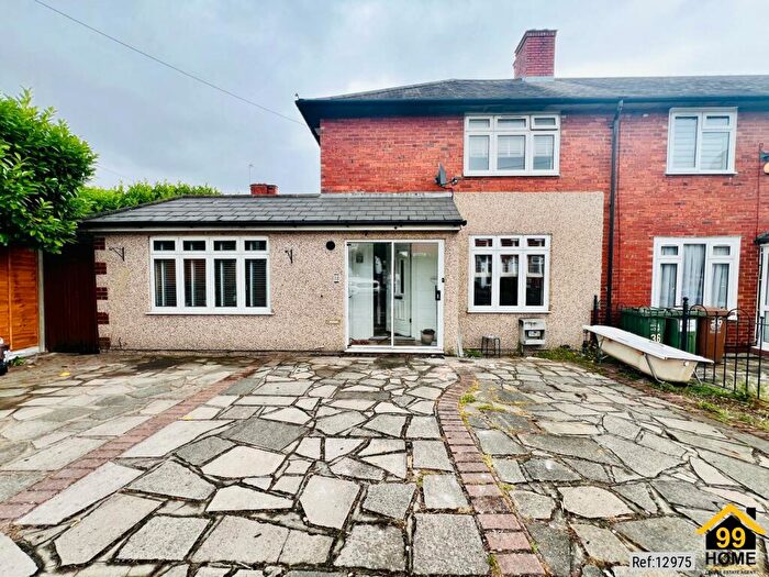 4 Bedroom Semi-Detached House To Rent In Waltham Road, Carshalton, Surrey, SM5