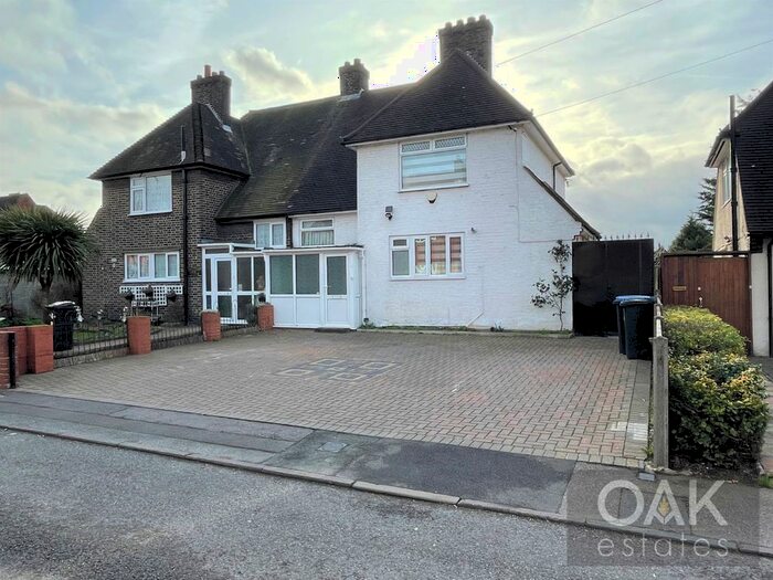3 Bedroom Semi-Detached House To Rent In Hazelbury Lane, London, N9
