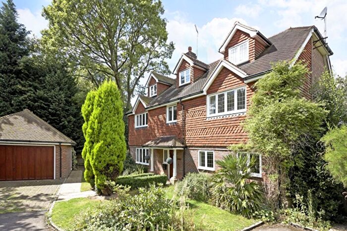 6 Bedroom Detached House To Rent In Caerleon Close, Claygate, KT10