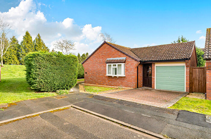 3 Bedroom Bungalow For Sale In Sinderberry Drive, Northway, Tewkesbury, GL20
