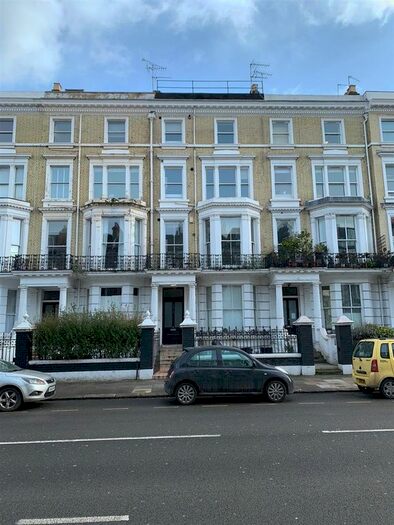 2 Bedroom Flat To Rent In Holland Road, London, W14