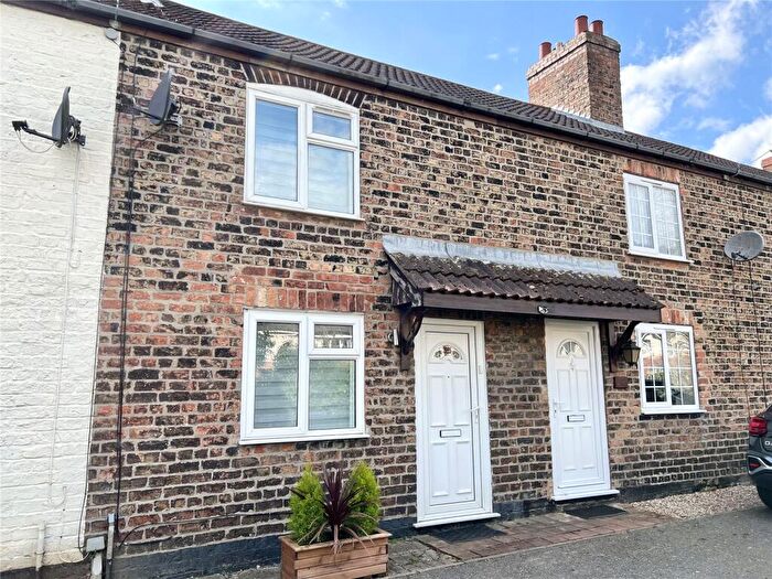 2 Bedroom Town House For Sale In Leakes Row, Louth, LN11