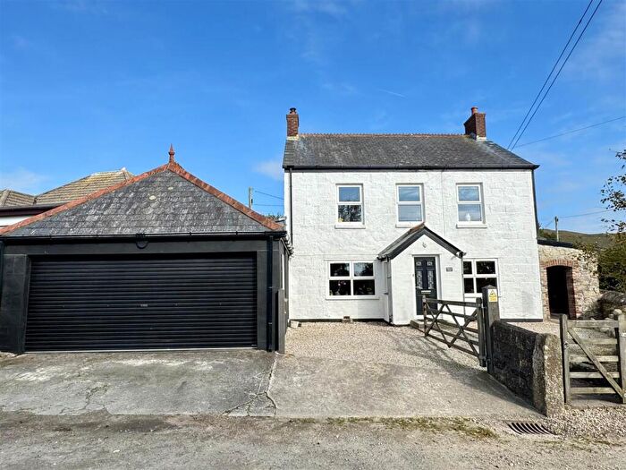 4 Bedroom Detached House For Sale In High Street, PL26