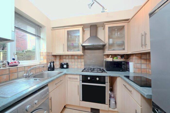 1 Bedroom Flat To Rent In Augustus Road, Southfields, SW19