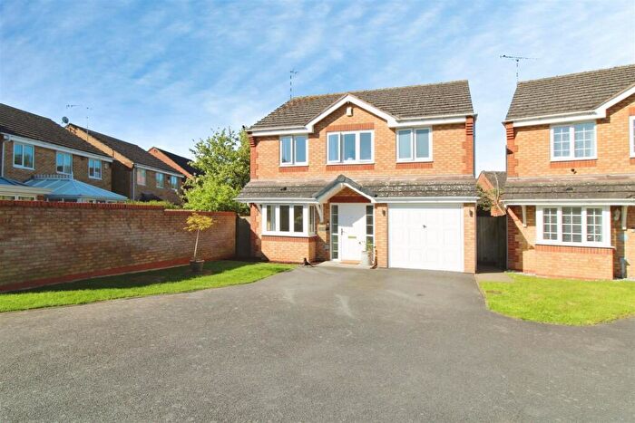 4 Bedroom Detached House For Sale In Clement Way, Cawston, Rugby, CV22