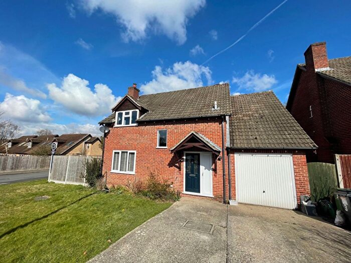 4 Bedroom Detached House To Rent In Medway Close, Thatcham, RG18