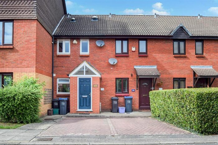 2 Bedroom Property To Rent In North Road, Colliers Wood, London, SW19