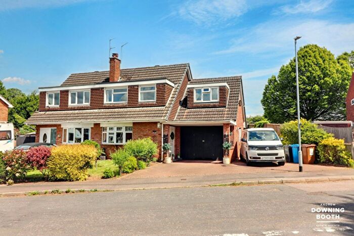4 Bedroom Semi Detached House For Sale In Chadswell Heights, Lichfield, WS13
