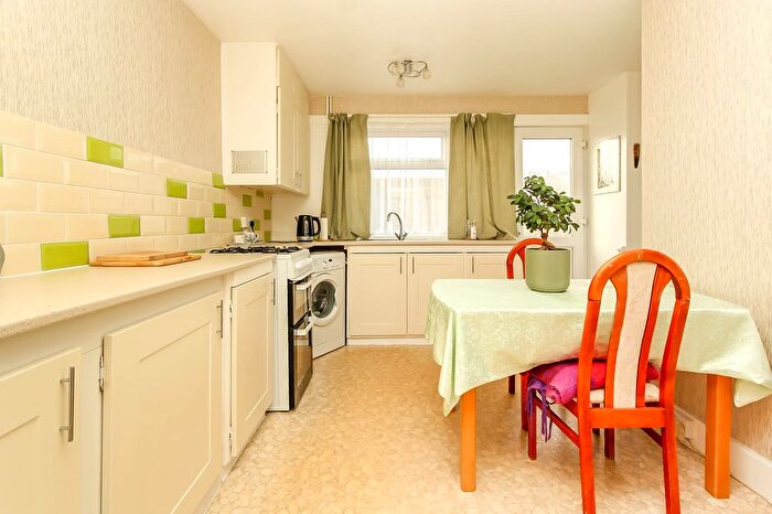 3 Bedroom End Of Terrace House For Sale In Barret Close, Wellingborough, NN8