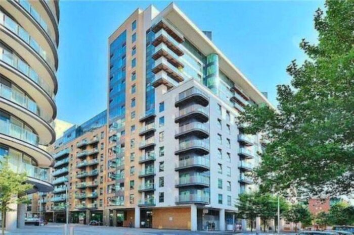 2 Bedroom Apartment To Rent In Millharbour, South Quay, Canary Wharf, London, E14