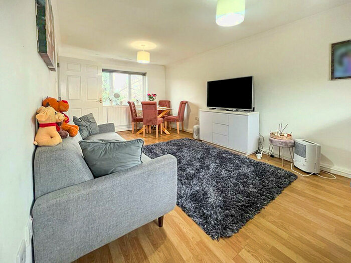 1 Bedroom Flat To Rent In Kings Court, Caledonian Road, N7