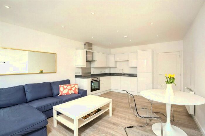 2 Bedroom Apartment To Rent In Saxon House, St. Georges Street, Winchester, Hampshire, SO23