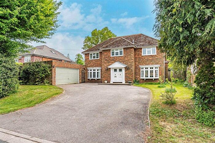 4 Bedroom House To Rent In Townsend Lane, Harpenden, AL5