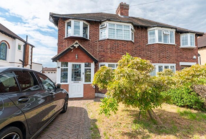 3 Bedroom Semi-Detached House For Sale In Lorne Avenue, Shirley, Croydon, CR0