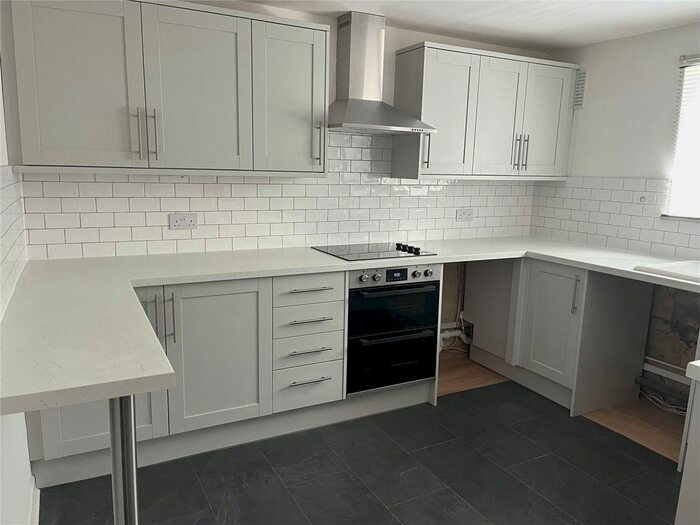 3 Bedroom Maisonette To Rent In Blyth Road, Bromley, BR1