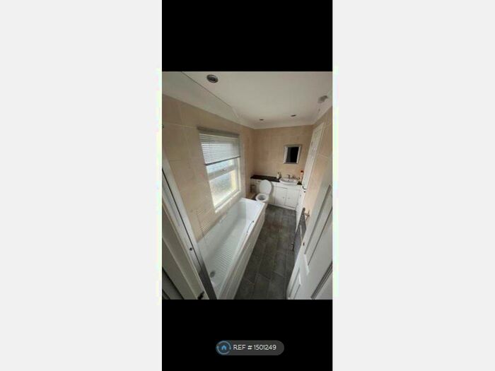 2 Bedroom Terraced House To Rent In Mount Pleasant, Llandrindod Wells, LD1