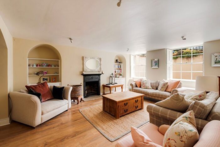 2 Bedroom Flat For Sale In West Mall, Clifton, Bristol, BS8