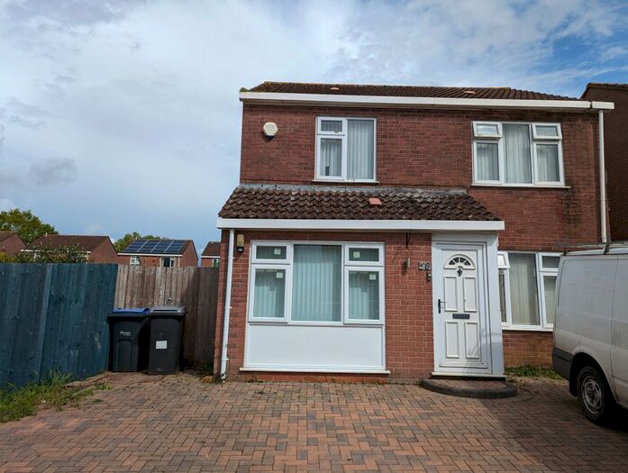 3 Bedroom Detached House To Rent In Sunderland Close, Bowerhill, Melksham, SN12