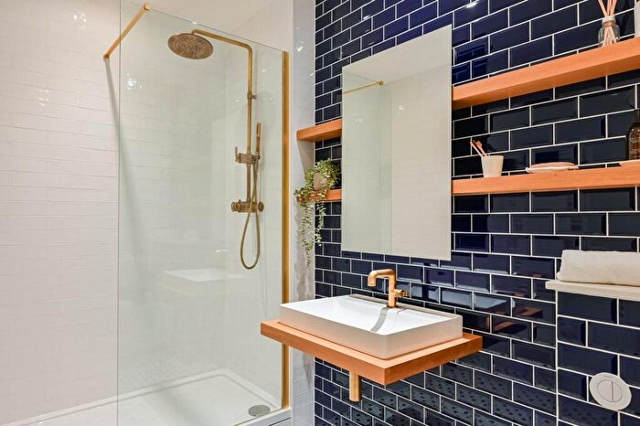 2 Bedroom Flat For Sale In Goodluck Hope, Canary Wharf, E14